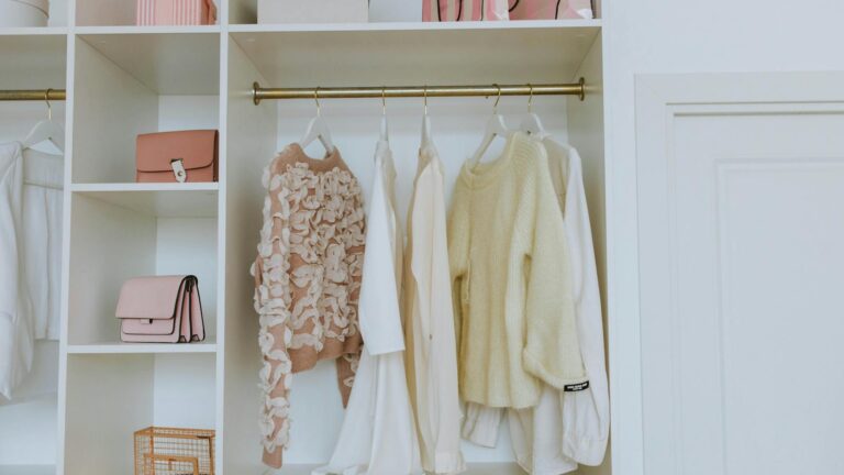 6 Tips for Successfully Using Poshmark to Downsize